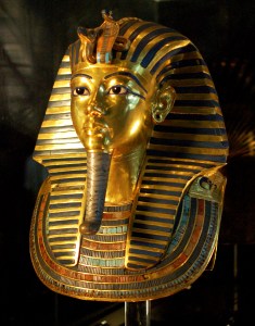 Was the the death mask of Tutankhamun originally made for Nefertiti?