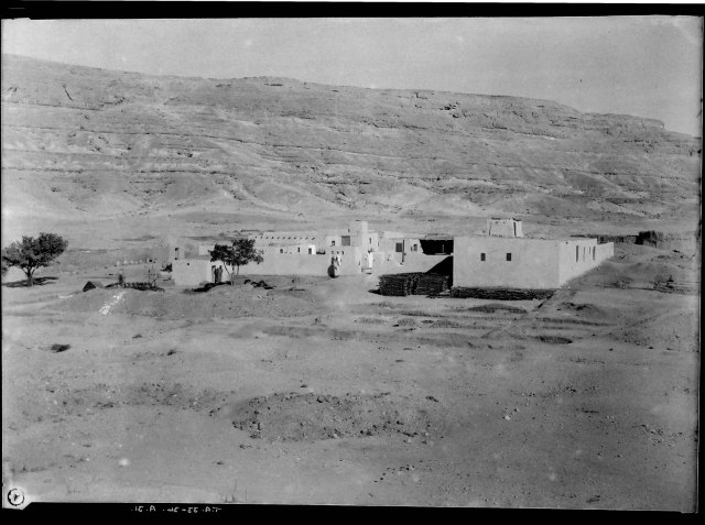 ta_33-34_a_film_0031-ed-300dpi-1500px